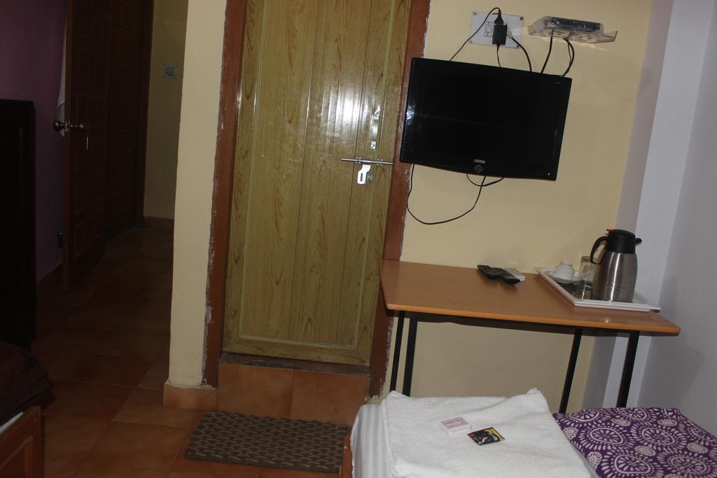 Hotel Kanishka Varanasi Exterior photo